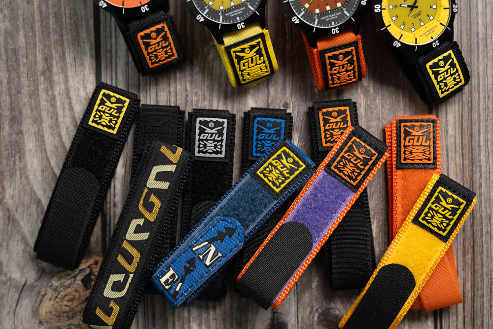 velcro straps in colour